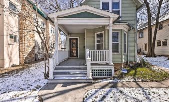 Newly Renovated Home Close to Dtwn Lawrence!