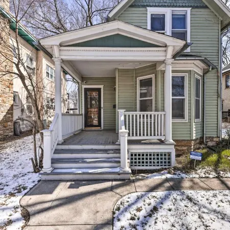 Newly Renovated Home Close to Dtwn Lawrence!