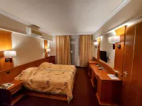 Csipke Hotel のホテル