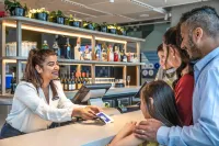 Holiday Inn Express AUCKLAND CITY CENTRE by IHG - bar
