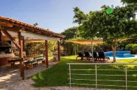 Iris Stone Built Villa - مسبح