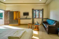 Hare Rama Hare Krishna - Eesha Hotel - Balkon