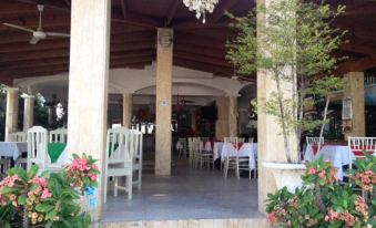 Plaza Real Resort