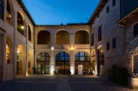 Relais Palazzo Paleologi Sec.XIV Hôtels à : Lu