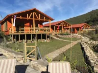 Los Quenes River Lodge Hotels in 