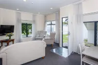 Te Mata Lodge Hotels in Clifton