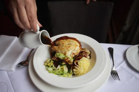 Worsley Arms Hotel Отели в г. Крейк