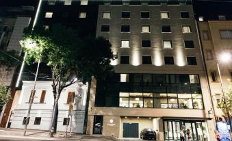 Central Point hotel
