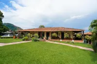 Finca Hotel Yerbabuena Hotel a 