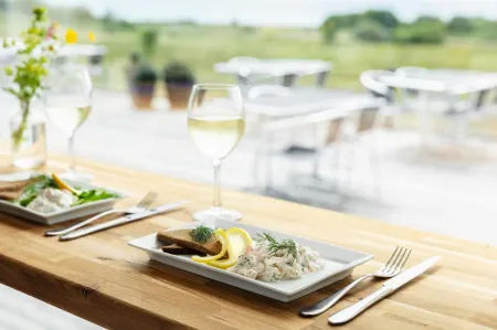 Sundsgården Hotell & Konferens Отели рядом с достопримечательностью «Fredriksdal Open-Air Museum and Botanical Garden»