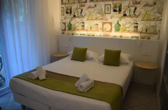 Prea Gianca Отели в г. 