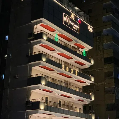 Maxim Hotel