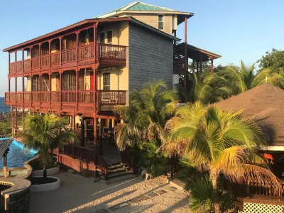 Lands End Hotel a 