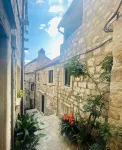 Exquisite Villa by Dominium - Old City Отели в г. Комолац