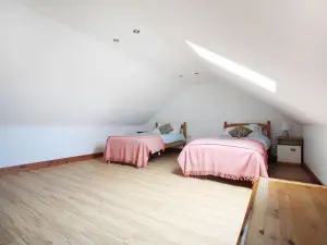 A Nicely Presented Friendly Comfortable Eco Cottage