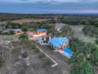 كوكو آت صن سيت فالي رانش Hotels near Lyndon B. Johnson National Historical Park
