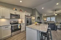 Cozy Murray Retreat Near MSU and Local Eateries