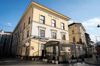 B13 Hostel Các khách sạn ở 