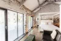 ANRÁN at Tidwell Farm Hotels in 