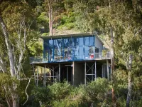 Tamar River Apartments Hotels in Lanena