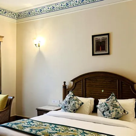 The Trishala Vilas (A Luxury Boutique Hotel & Spa) Отели в г. Пали