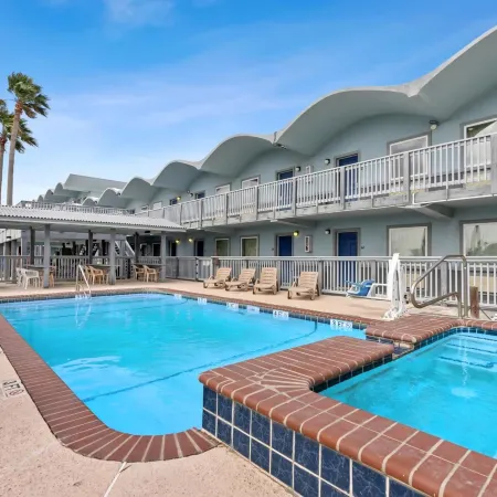 Blue Wave Inn