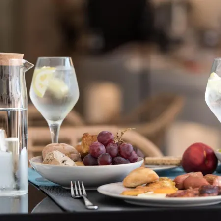 Marvarit Suites Отели рядом с достопримечательностью «Пляж Монолитос»