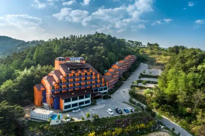 Hyundai Elliot Hotel and Resort Hotels near MonaYongPyong - Ski Resort