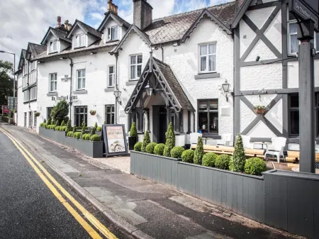 De Trafford Arms by Chef & Brewer Collection Отели в г. Уилмслоу