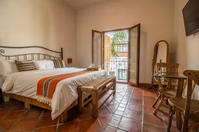 Puerta San Pedro Hotels near Rodo Padilla