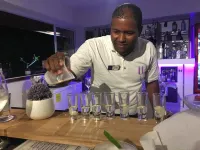 Ultravioleta Boutique Residences - bar