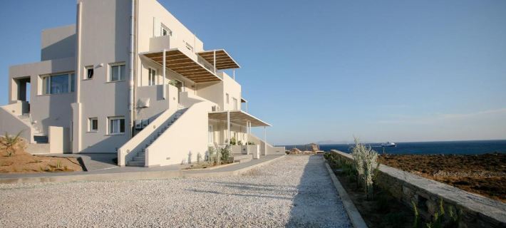 Pharos Apartments Hotels in Andros
