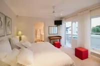 Isola Bella Guest House Hotels in Leisure Island