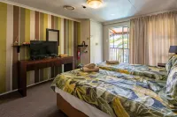 Boma Lodge - parking