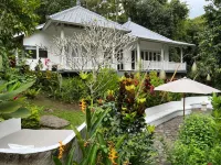 Balian Bliss Retreat Bungalow & Villas Hotel dekat Balian Beach