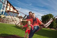 Familienhotel Trebesingerhof 시보덴 호텔