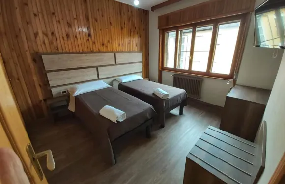 司基亞託雷酒店