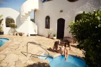 Beachside Stay at Villa ViYarte - Pools