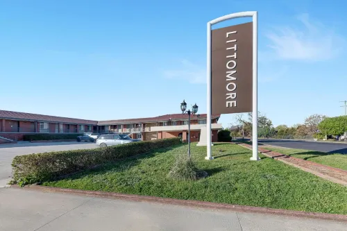 Littomore Suites Bathurst Hotels in Bathurst