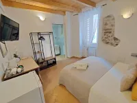 Holmann Suite & Rooms