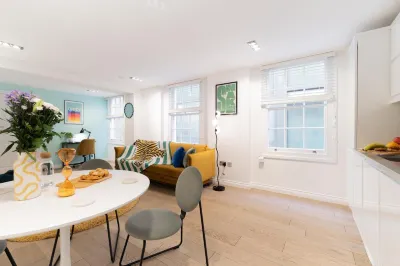 Kula London - Covent Garden Opera House Hotels near Royal Opera House