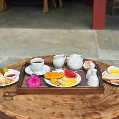 Beyond Nomad Luxury Hostel Dining/Meeting Rooms