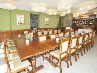 Hotel Astoria Ξενοδοχεία στην πόλη Balatonfured