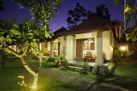 Puri Rinjani Bungalows & Hostel Hotel dekat Madona. UD