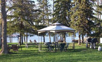 Edgewater Motel and Campground