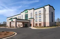 Wingate by Wyndham LaGrange Hotel dekat Lafayette Fountain