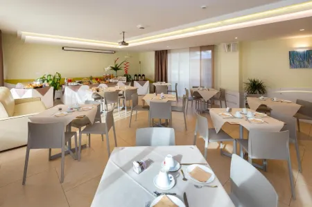 Zeus Hotel - Aparthotel - Meeting & Congress