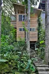 Tree House Lodge