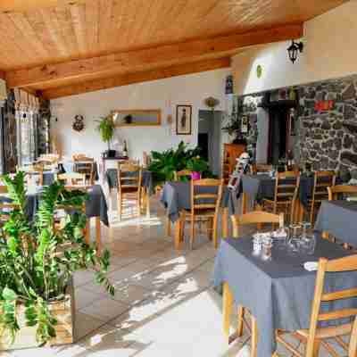 Hôtel La Mère Biquette Dining/Meeting Rooms