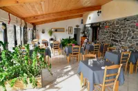 Logis Hôtel-Restaurant la Mère Biquette Hotels in Privas